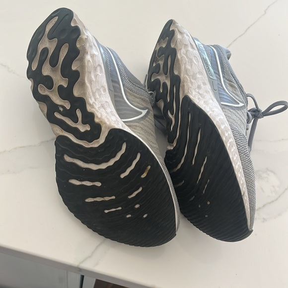 Nike react infinity flyknit size 8.5 - Picture 2 of 5